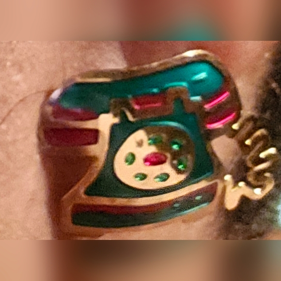 🧑‍🎄 Vintage Earrings - Picture 6 of 6